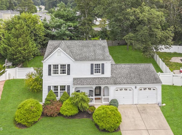 22 Providence Lane, Howell, NJ 07731