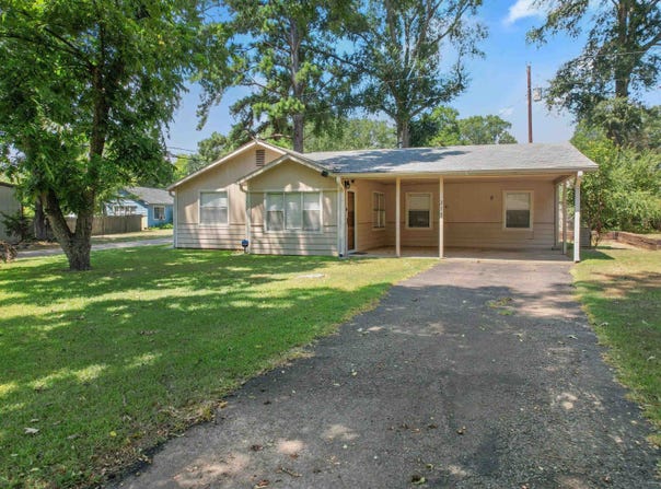 210 GILBERT ST, Lone Star, TX 75568