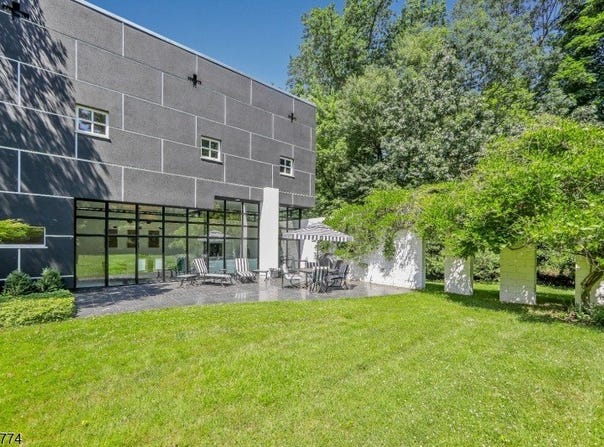 451 Mountain Ave, North Caldwell Boro, NJ 07006-4302