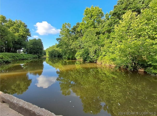Cactus Road, Rocky Mount, MO 65072