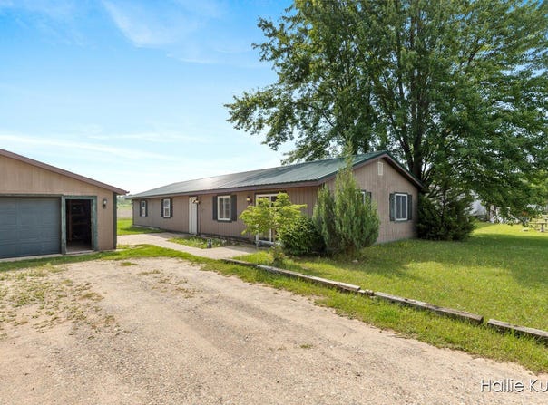 3230 Johnson Avenue, Newaygo, MI 49337