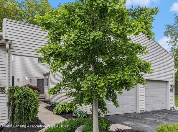 1146 S Ridge Road, Lansing, MI 48917