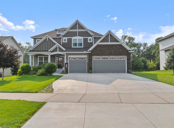 4313 Parkview Circle, Anoka, MN 55303