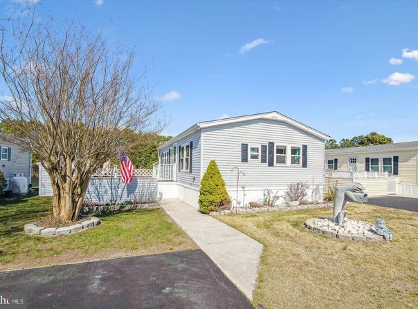 8801 BAY RIDGE DR, BERLIN, MD 21811