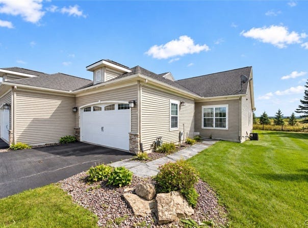 105 Star Gaze Circle, Fayetteville, NY 13066