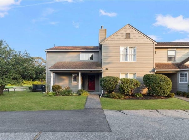 58 Needle Grove Point, North Providence, RI 02904