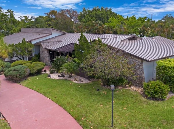 5200 WOODLANDS BL, Tamarac, FL 33319