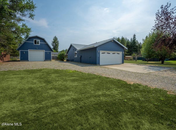 186 Elk Rd, Moyie Springs, ID 83845