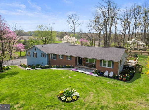 909 EMORY CHURCH Road, UPPERCO, MD 21155