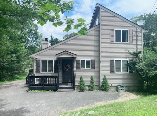2133 Wild Laurel Drive, Long Pond, PA 18334