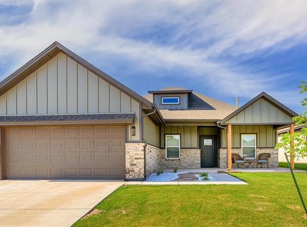 9228 NW 144th Place, Yukon, OK 73099