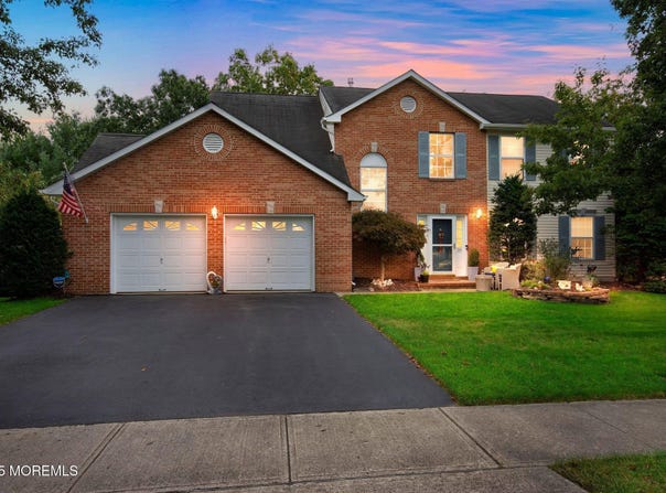 18 Mount Ranier Drive, Howell, NJ 07731