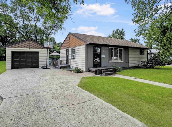 1838 5th St., Minot, ND 58701