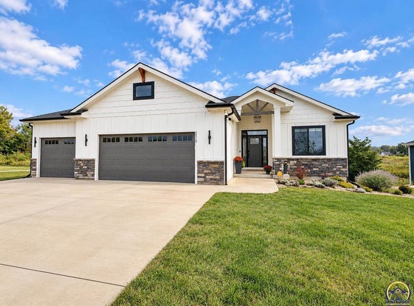 2510 SE Saturn DR, Topeka, KS 66605
