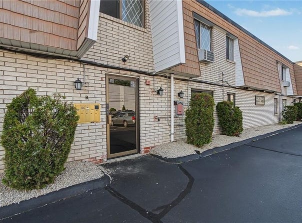 132 Hoffman Avenue, Cranston, RI 02920