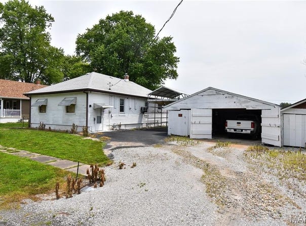 404 School Street, Wilsonville, IL 62093