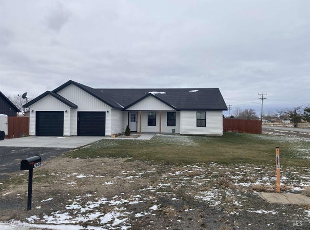 2461 Contact Ave, Hollister, ID 83301
