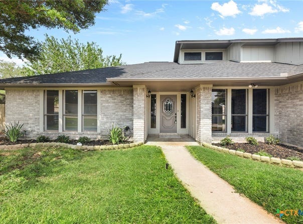 116 Newport Drive, Victoria, TX 77904