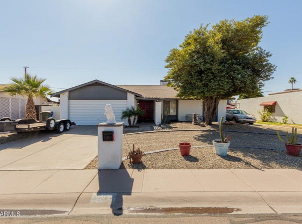 2143 W EUGIE Avenue, Phoenix, AZ 85029