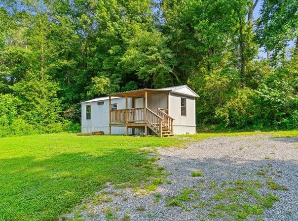 200 SE Carol Joyce Dr, DALTON, GA 30721