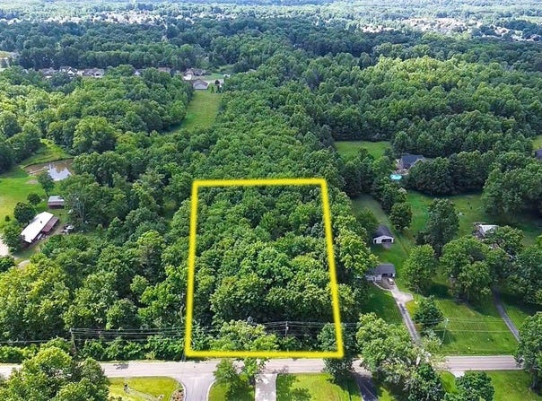 Fairview Road, Austintown, OH 44515
