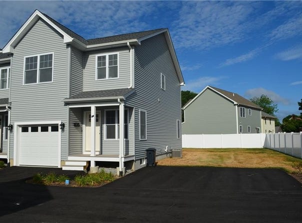 68 Greene Street, Warwick, RI 02886