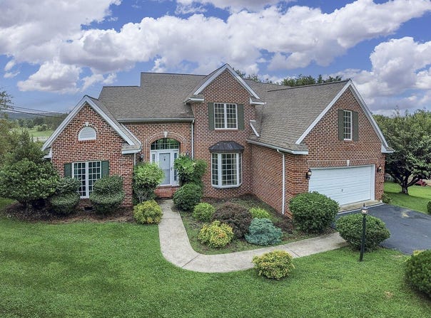 17 New Cameron Dr, Lexington, VA 24450