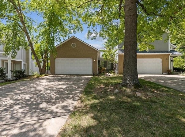 8323 W 120 Terrace, Overland Park, KS 66213
