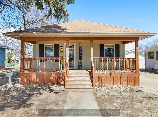 907 E 6th Street, Hastings, NE 68901
