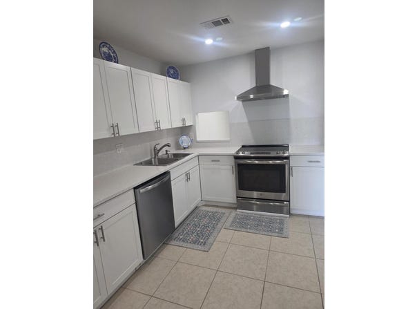 2886 Fernley Drive E, West Palm Beach, FL 33415