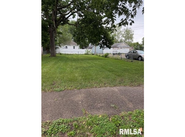 415 HENRIETTA Street, Pekin, IL 61554