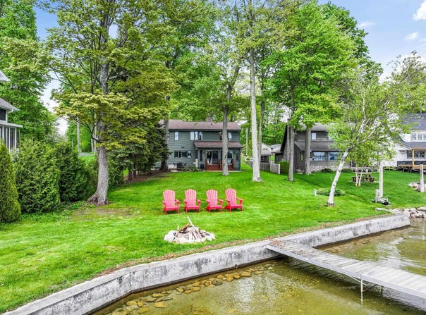 4110 Peninsular Shores, Grawn, MI 49637