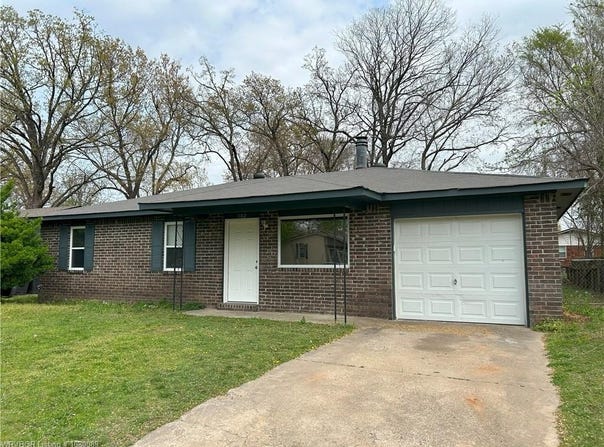 102 Gamma  CIR, Roland, OK 74954