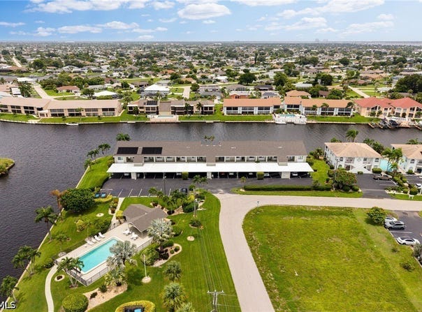 3813 SE 11th Place, Cape Coral, FL 33904