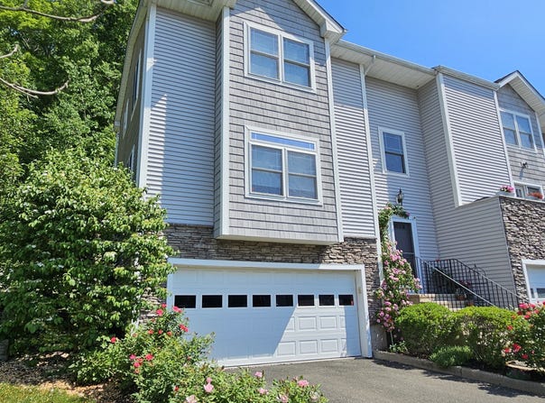 46 Stetson Place, Danbury, CT 06811