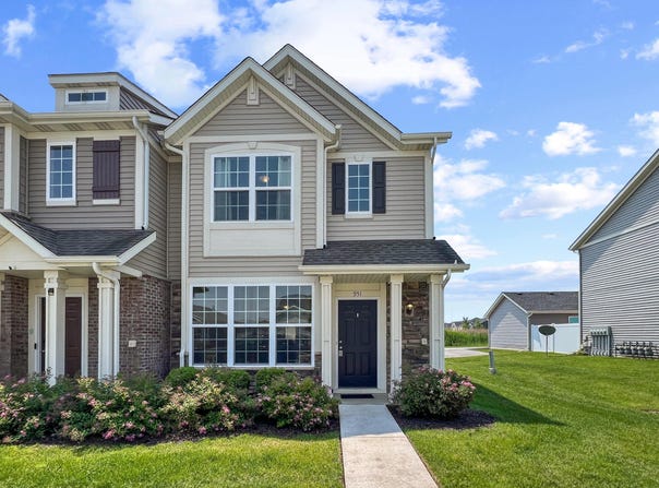 951 E 117th Place, Crown Point, IN 46307