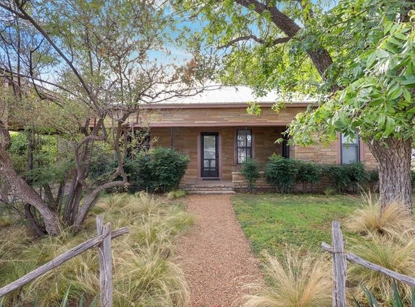 811 N 7th St, Alpine, TX 79830