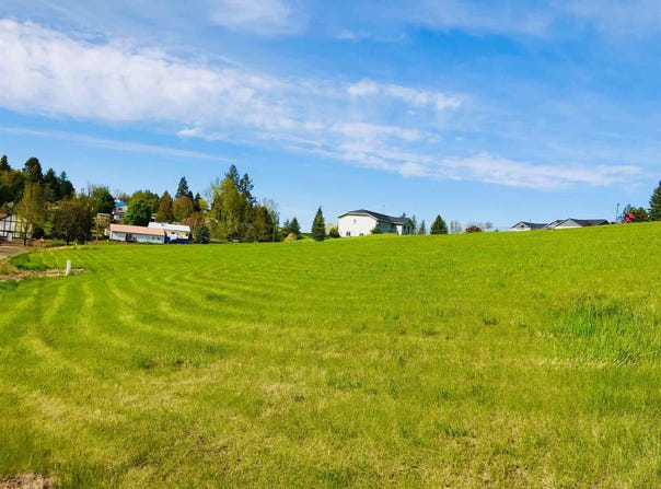 438 S College St, Tekoa, WA 99033
