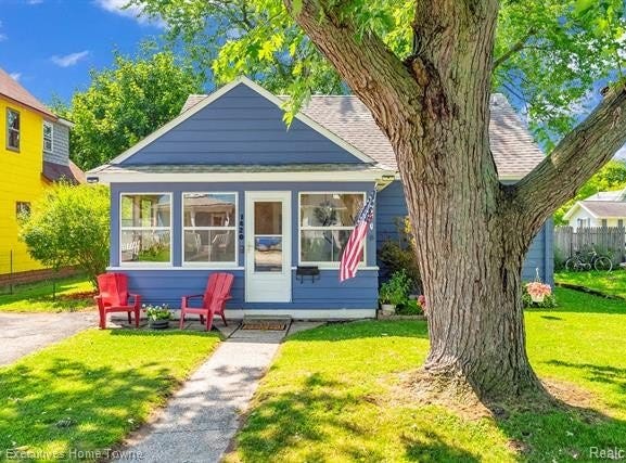 1420 Carleton Street, Port Huron, MI 48060