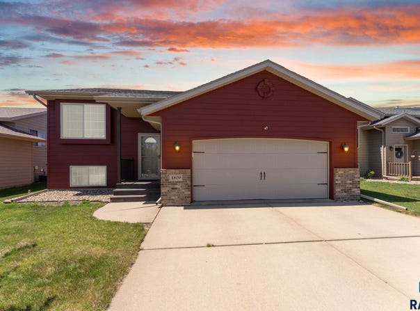 4809 S Klein Ave, Sioux Falls, SD 57106