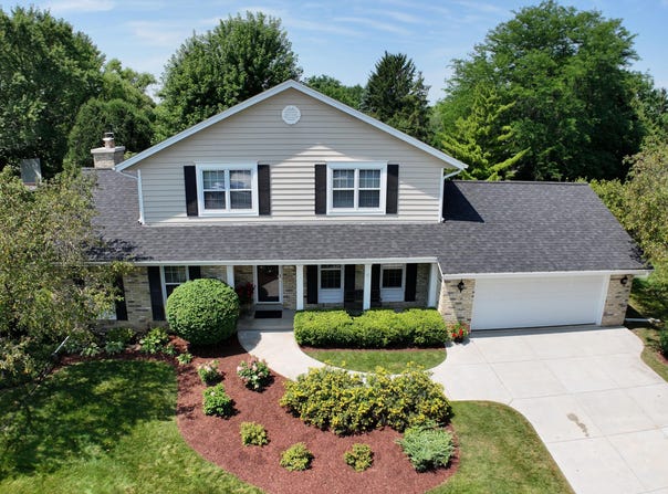 W168n10517 Deer Xing, Germantown, WI 53022