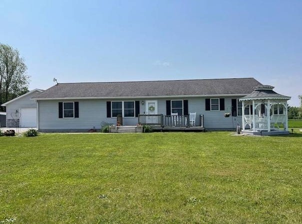 24172 County Road 48, Nappanee, IN 46550