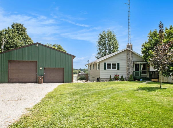 2661 Swift Rd, Bellevue, MI 49021