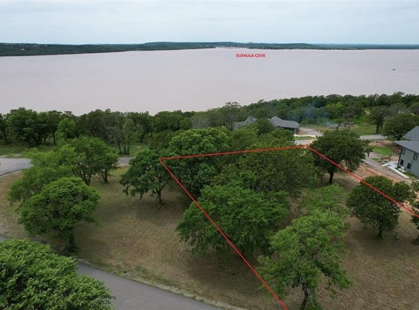 194 Patriot Pointe, Eufaula, OK 74432