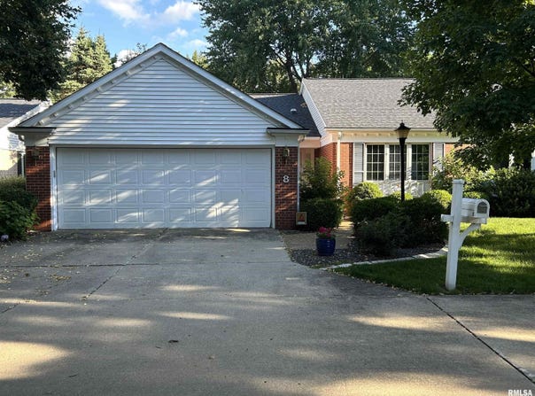 8 TURNBERRY Place, Springfield, IL 62704