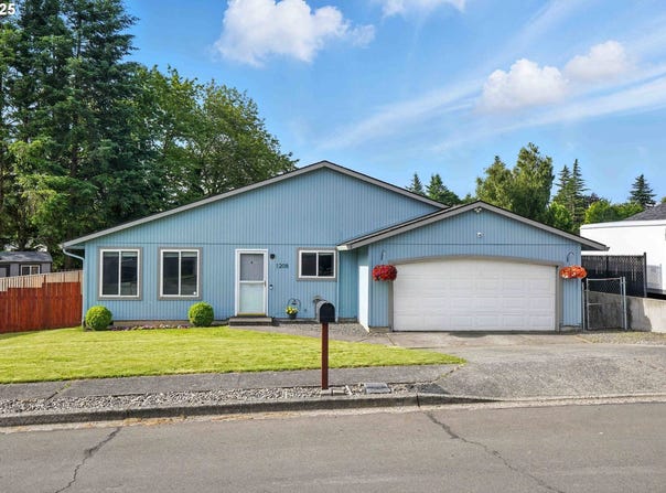 1208 SE CHAPMAN AVE, Troutdale, OR 97060
