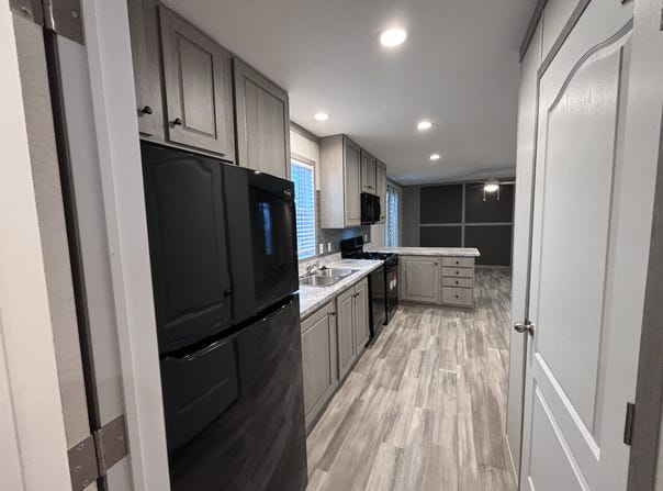 855 W. Jefferson, Grand Ledge, MI 48837