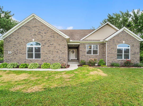 27301 Sumpter Road, Belleville, MI 48111
