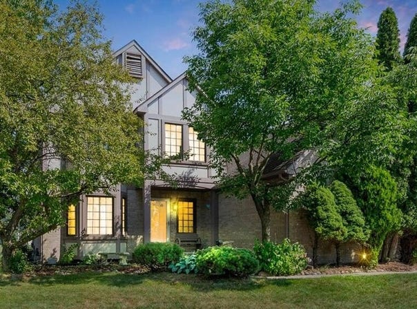 7094 Foxcreek Drive, Canton, MI 48187