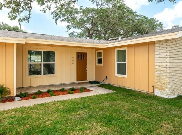 1906 Cochran, Rockport, TX 78382